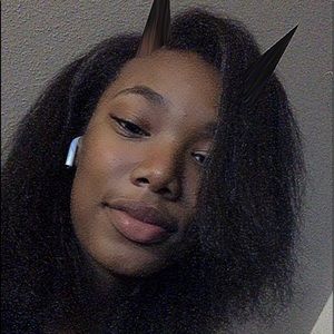 Meet your Posher, Samantha